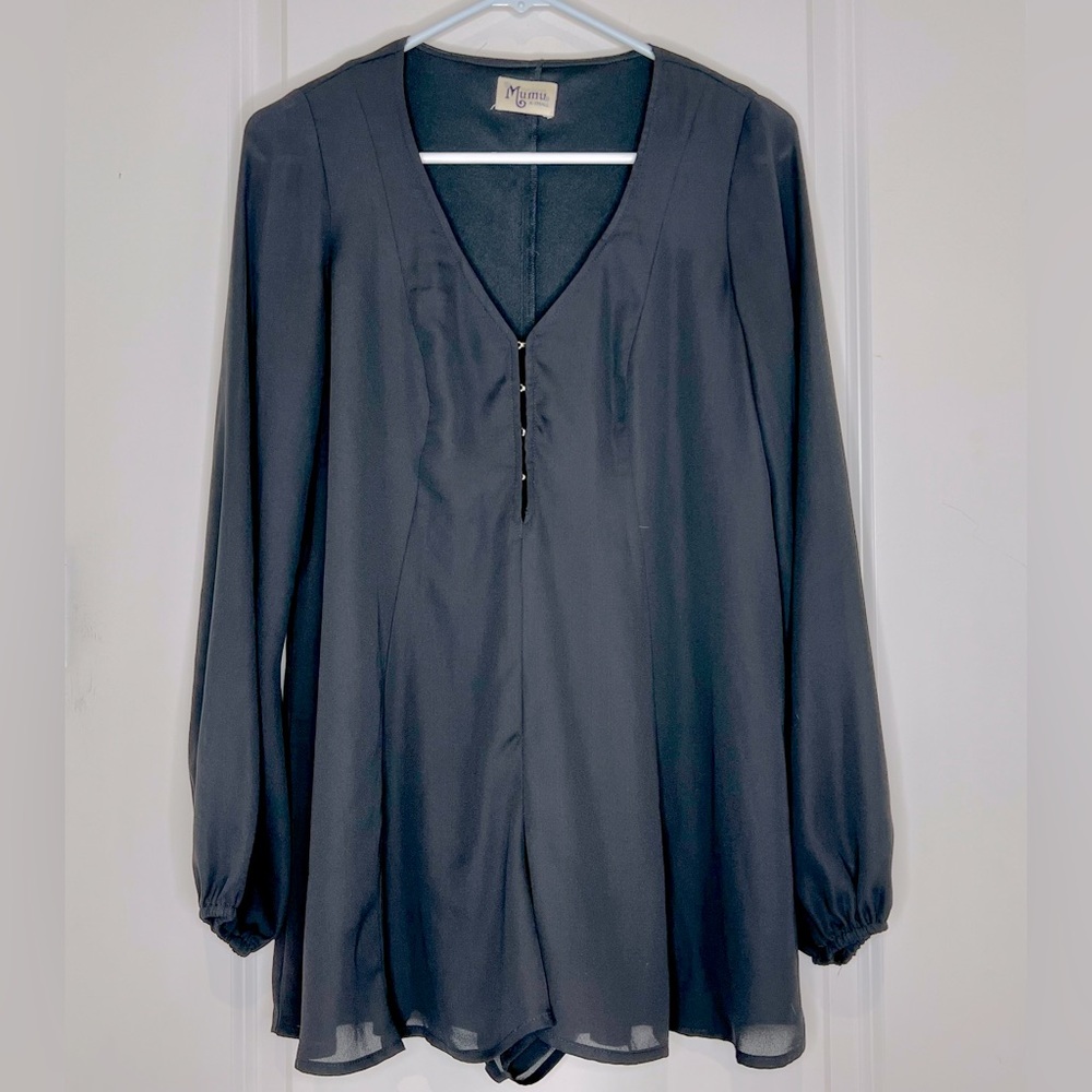 Show Me Your MuMu Black Long Sleeve V-neck Romper Jumpsuit Shorts women size XS